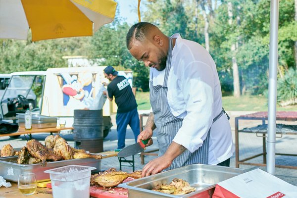 Quels critères pour sélectionner une friteuse sans huile avec capacité familiale pour des plats sains?