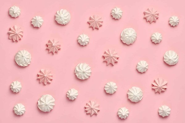 Quelles astuces pour faire une meringue française légère et croquante?