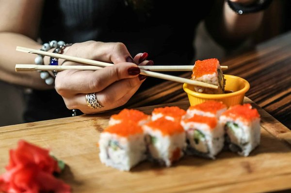 Quels sont les avantages de proposer des plats sans soja dans un restaurant végétalien ?