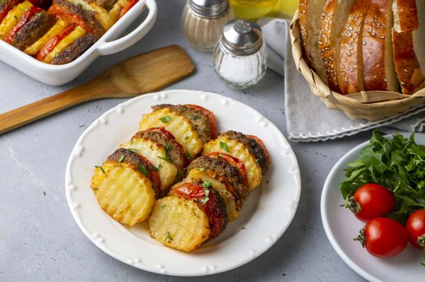 Comment intégrer des plats à base de patates douces dans un menu de restaurant de cuisine créole ?